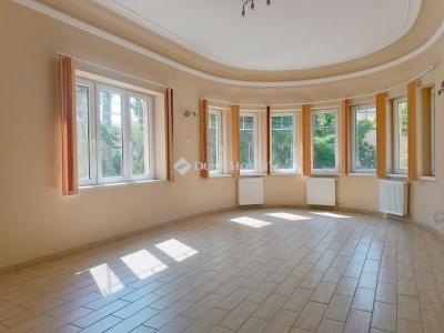 Eladó családi ház Budapest