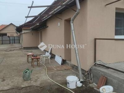 Eladó lakás Hatvan