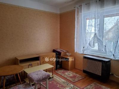 Eladó családi ház Tura