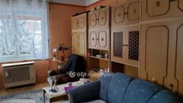 Eladó családi ház Tura