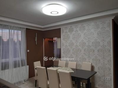 Eladó családi ház Szigethalom