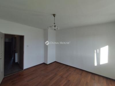 Eladó lakás Tatabánya