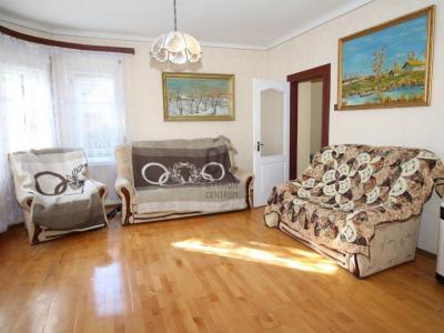 Eladó családi ház Budapest