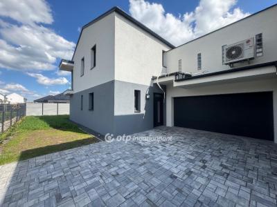 Eladó sorház Velence