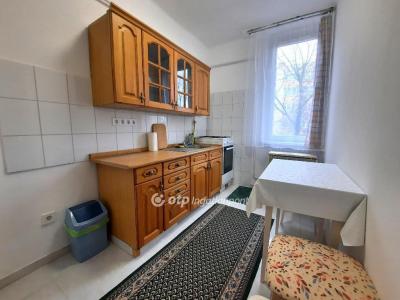 Eladó lakás Szolnok