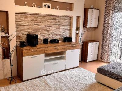 Eladó lakás Szolnok