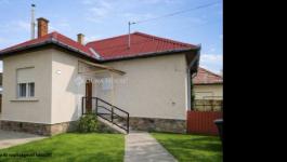 Eladó családi ház Monor