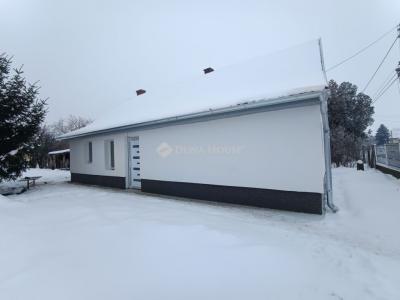 Eladó családi ház Törtel