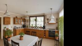 Eladó családi ház Erdőkertes