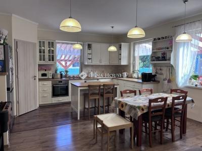 Eladó családi ház Erdőkertes