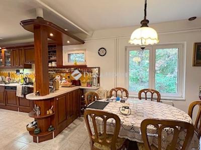 Eladó családi ház Erdőkertes