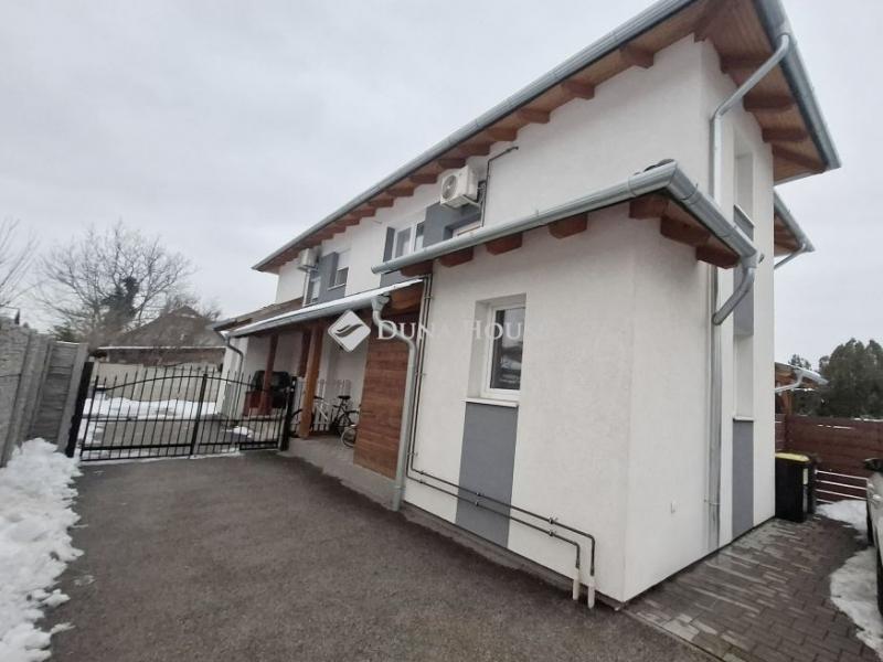 Eladó ikerház Fót