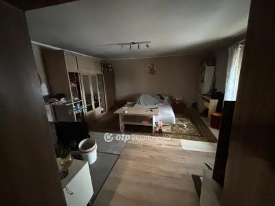 Eladó családi ház Illocska