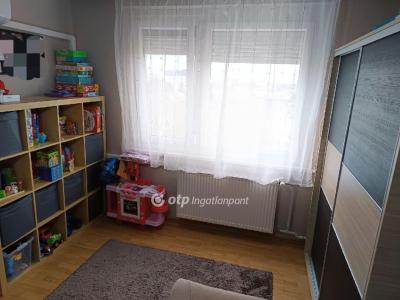 Eladó lakás Székesfehérvár