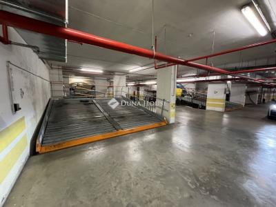 Eladó egyedi garázs Budapest