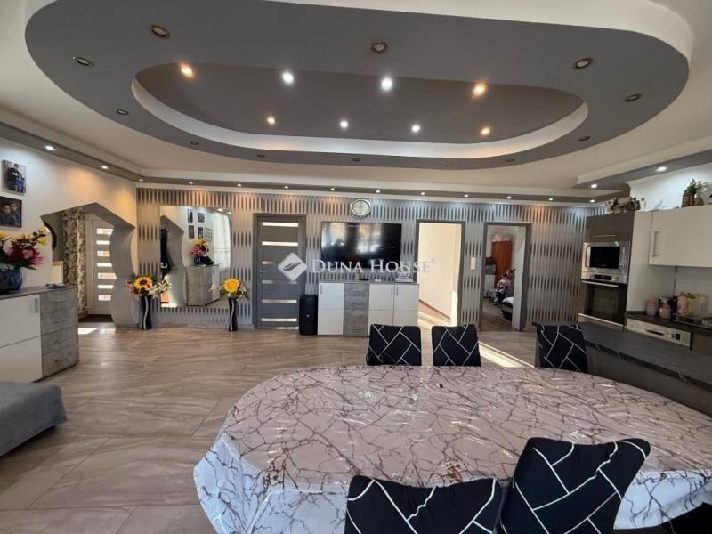 Eladó családi ház Őrbottyán