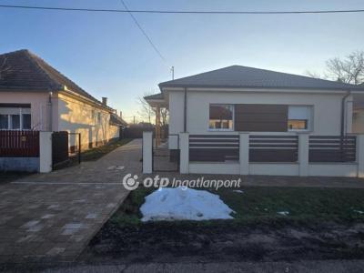 Eladó családi ház Hajdúszoboszló