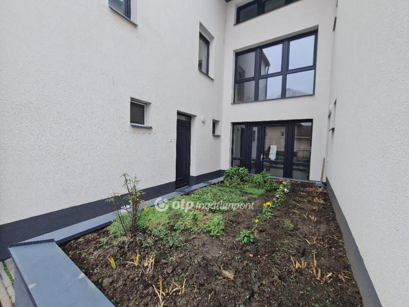 Eladó lakás Hajdúszoboszló