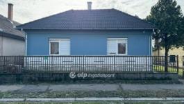 Eladó családi ház Tiszadada