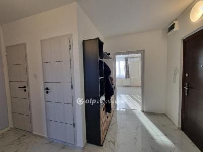 Eladó lakás Pápa