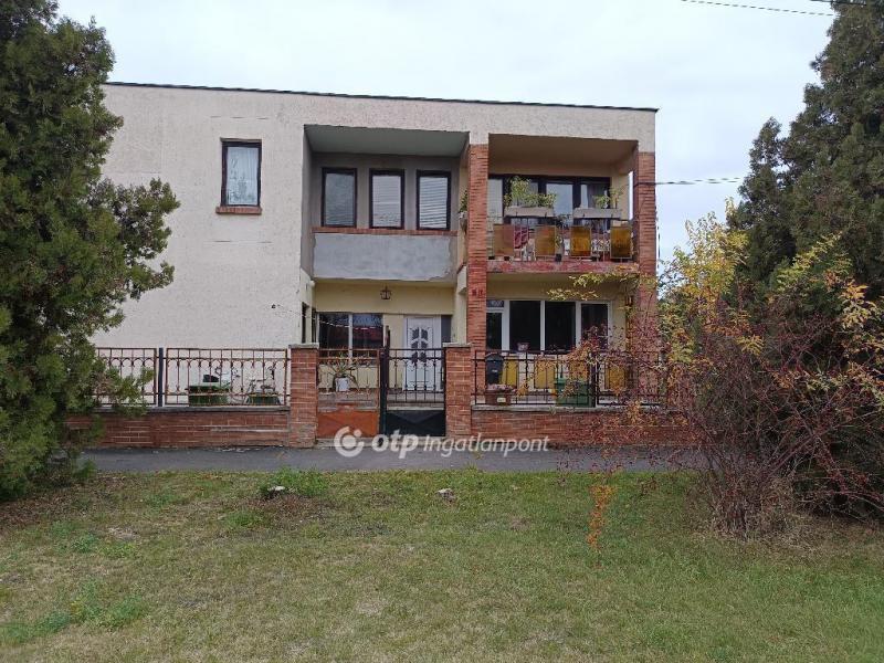 Eladó családi ház Békés