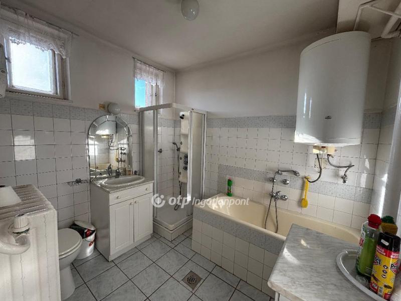 Eladó családi ház Békés