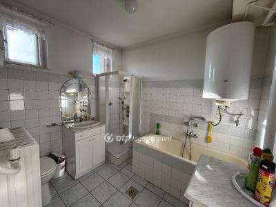 Eladó családi ház Békés