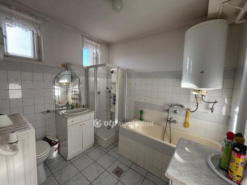 Eladó családi ház Békés