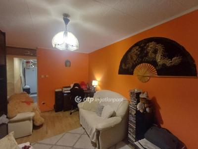 Eladó lakás Tököl