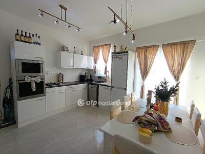 Eladó családi ház Ercsi