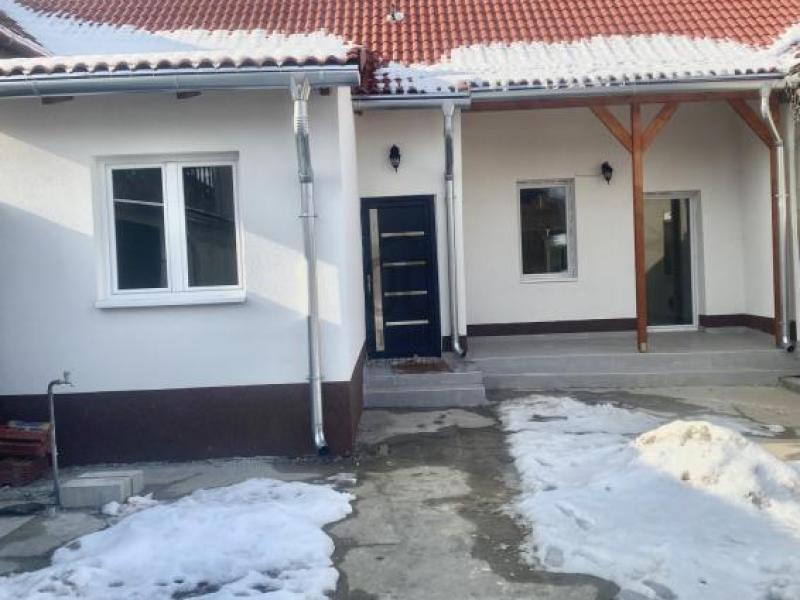 Eladó lakás Pécel