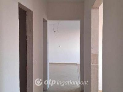 Eladó lakás Szolnok