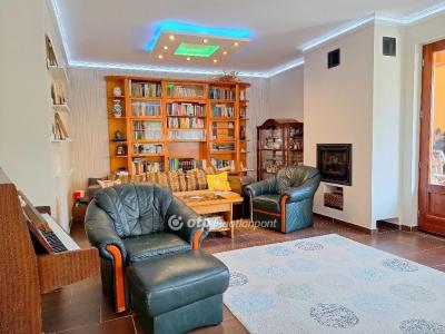 Eladó családi ház Makó