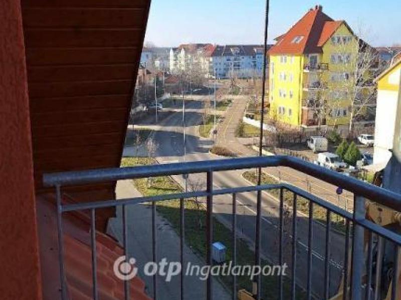 Eladó lakás Szolnok