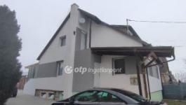 Eladó családi ház Nyárád