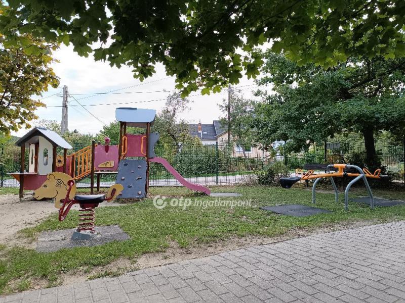 Eladó lakóövezeti telek Solymár