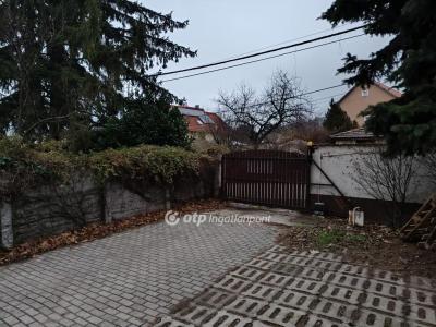 Eladó lakás Solymár