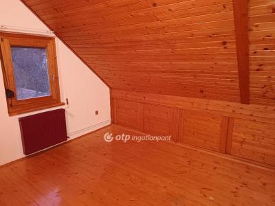 Eladó lakás Solymár