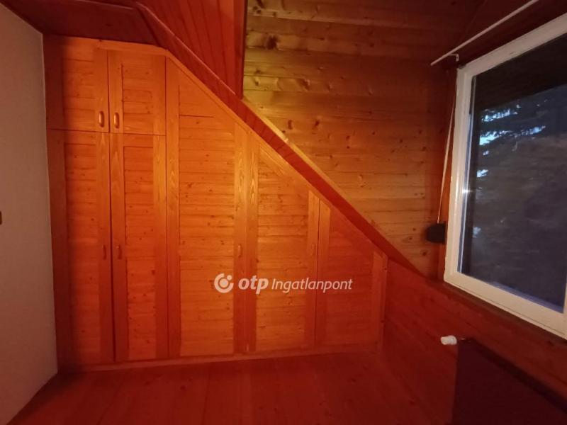 Eladó lakás Solymár