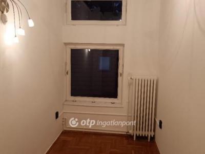 Eladó lakás Solymár