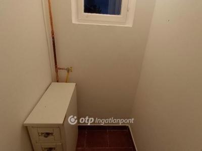 Eladó lakás Solymár