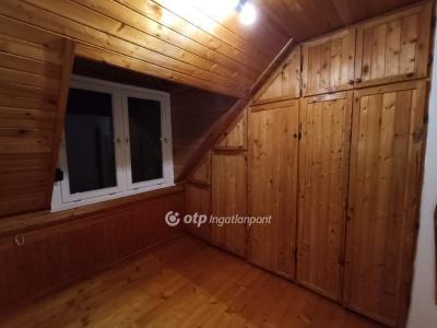 Eladó lakás Solymár