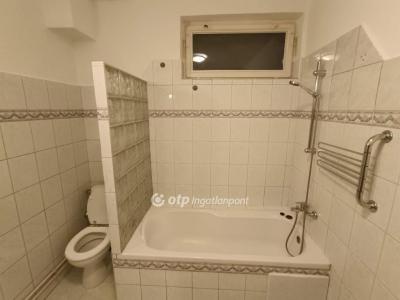 Eladó lakás Solymár