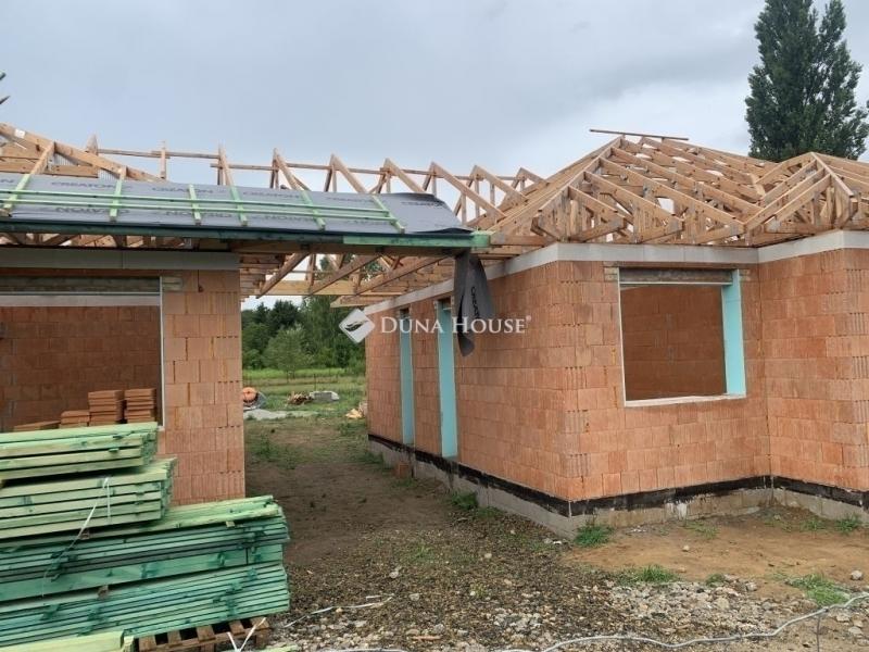 Eladó ikerház Erdőkertes