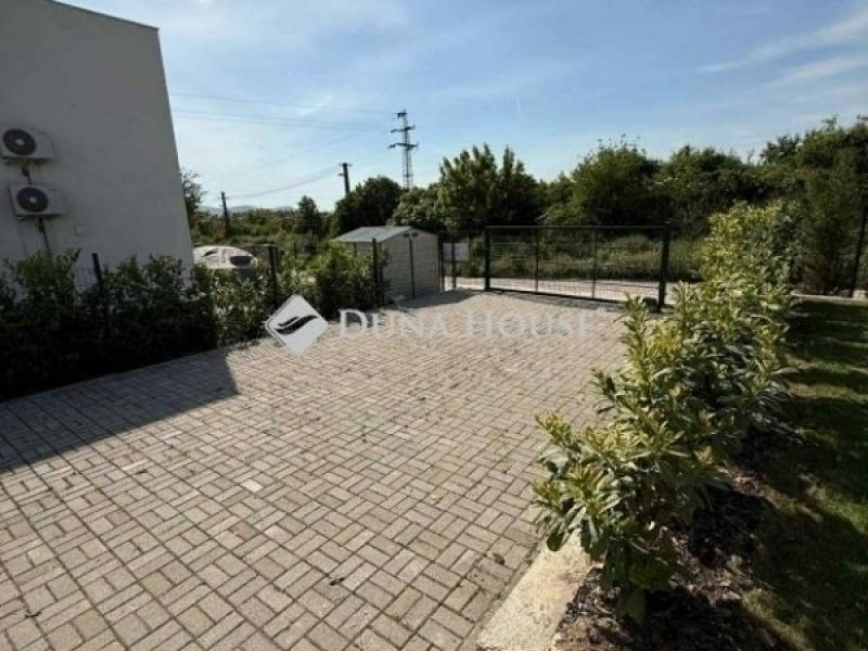 Eladó ikerház Vác