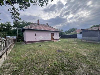 Eladó családi ház Tiszacsege