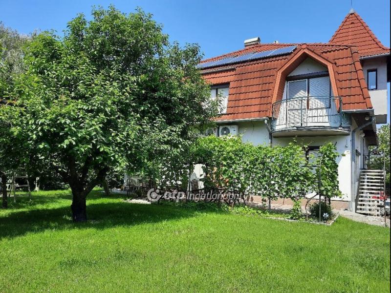 Eladó családi ház Siófok