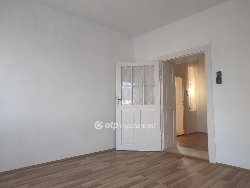 Eladó családi ház Vámospércs