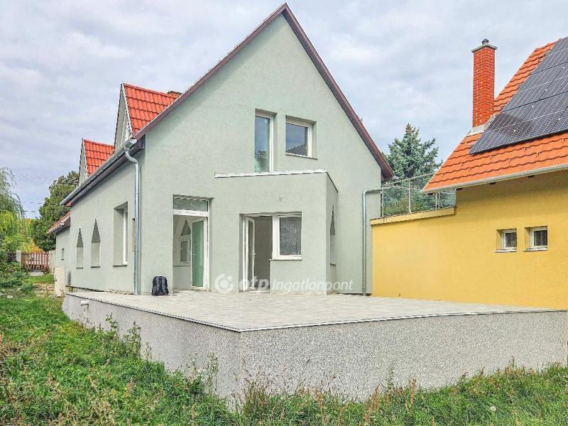 Eladó családi ház Székesfehérvár