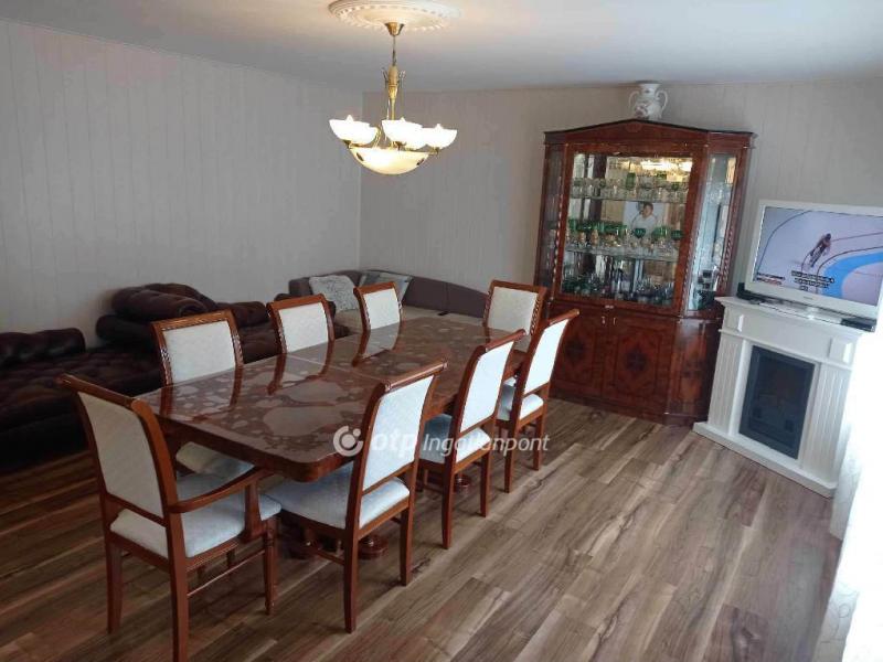 Eladó családi ház Bagod